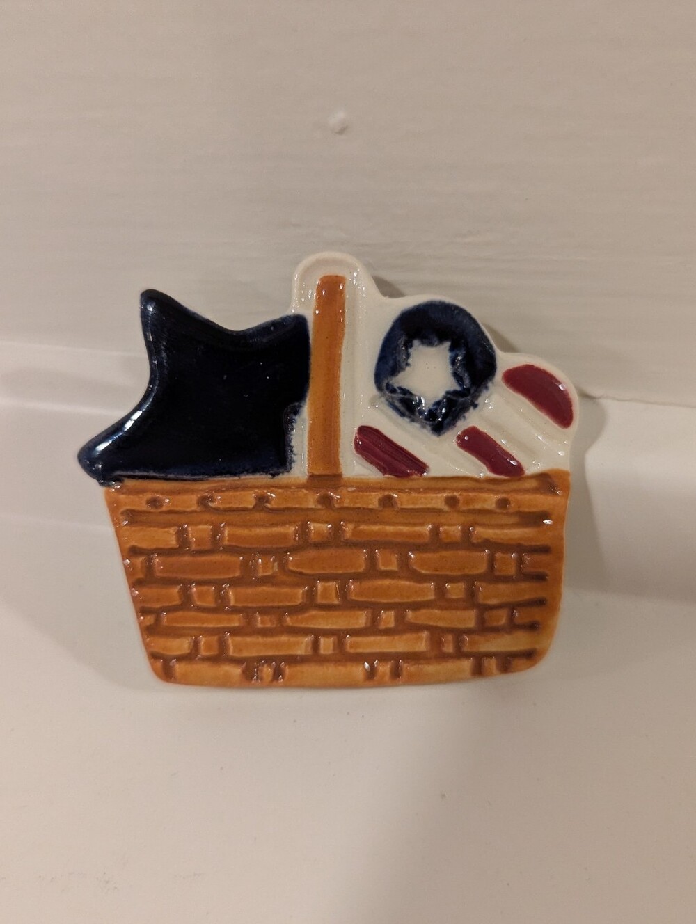 Longaberger Basket Pin in Navy, Red, White